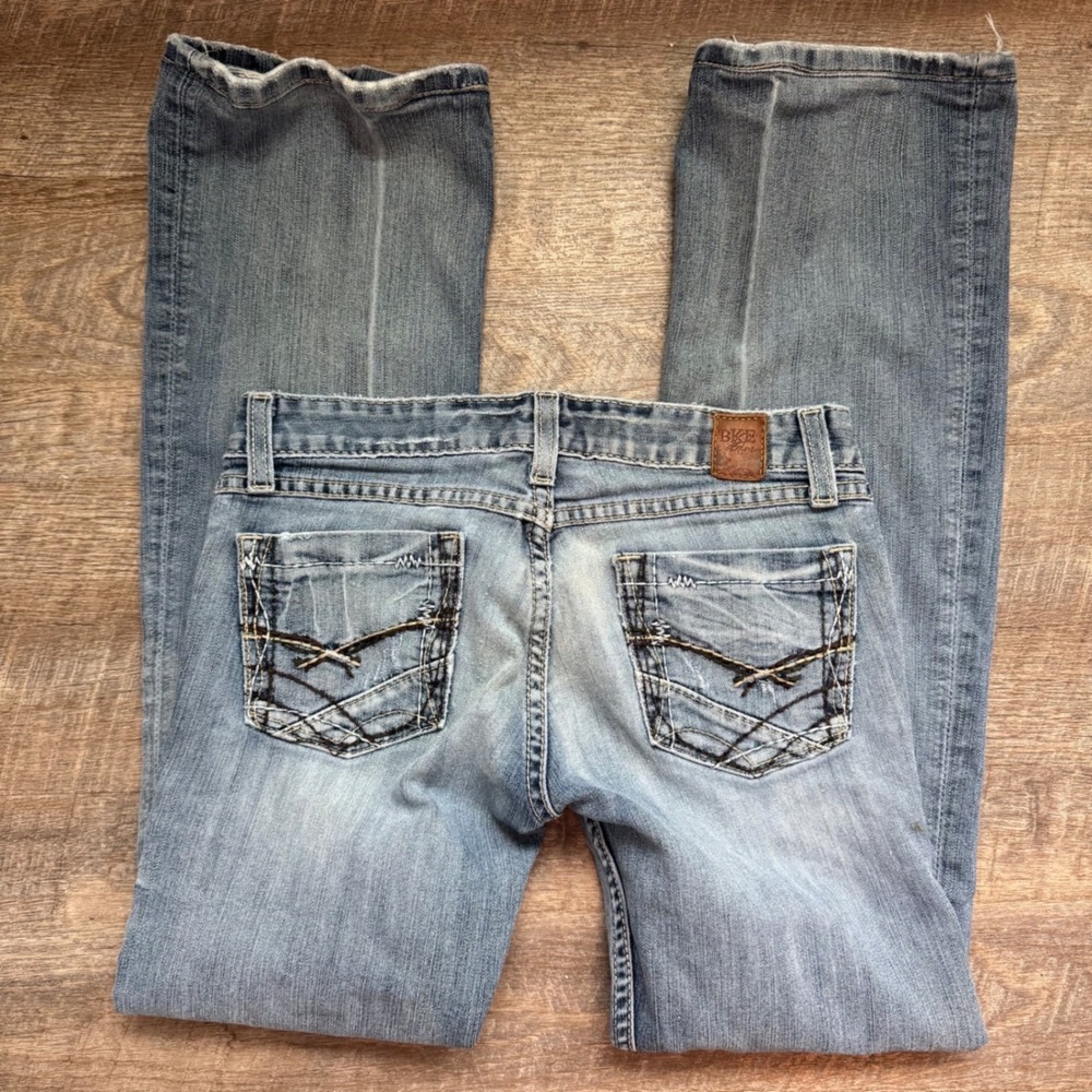 BKE Stella Bootcut Jeans 26 x 29  Blue Whiskered Embroidered Pockets Cowgirl